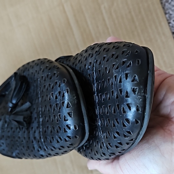 Patricia Nash Francesca black perforated tassel loafers-10 - Picture 11 of 11